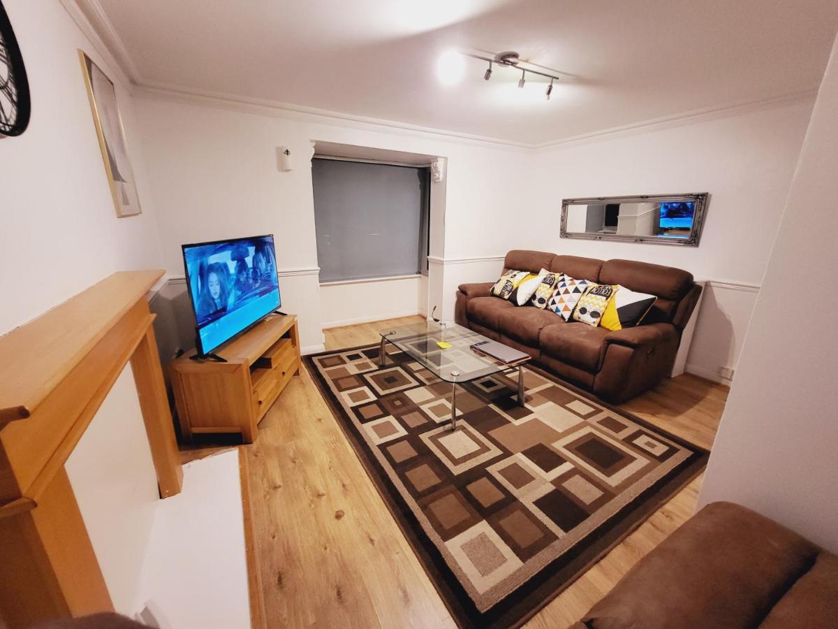 Manor Place Apartment Thamesmead Thamesmead  Экстерьер фото
