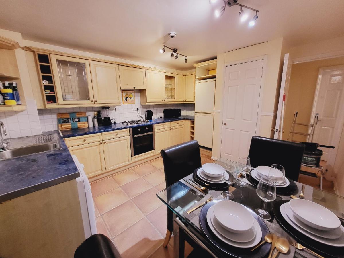 Manor Place Apartment Thamesmead Thamesmead  Экстерьер фото